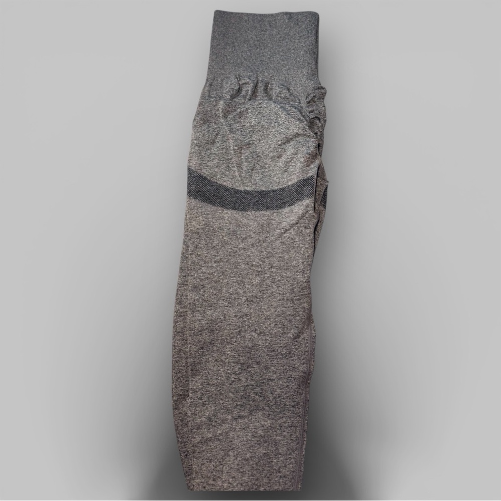 Grey high-waisted butt-lifting leggings